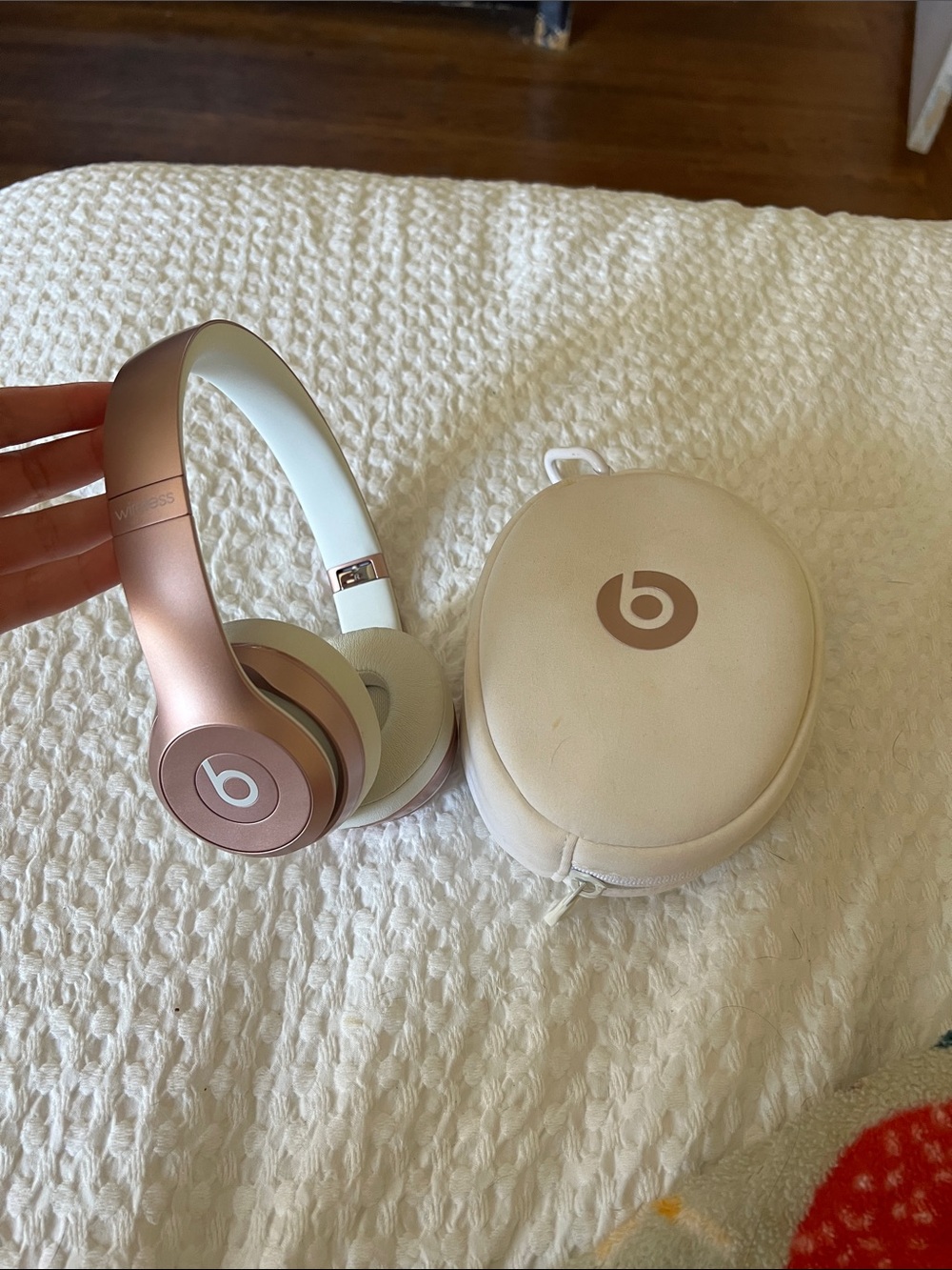 Beats solos Wireless Headphones in Rose Gold with case
